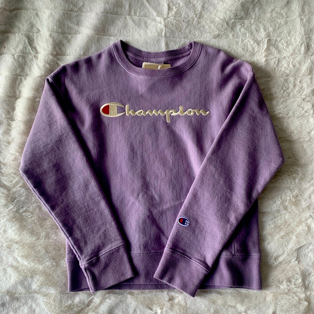 NWT Champion light purple crew neck sweatshirt - women’s SZ SM